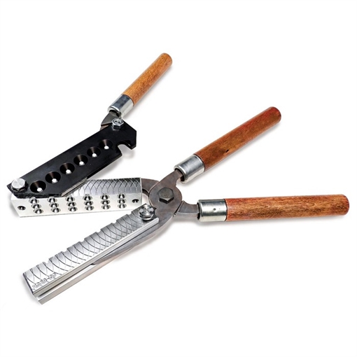 Picture of Lee 0 Buckshot 18 Mold - Ball Diameter .320 (Handles shown NOT included) 92077