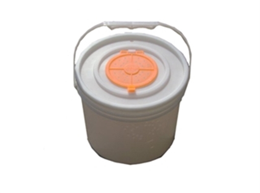 Picture of CHALLENGE PLASTICS 3.5 GAL BUCKET w/BAIT LID 50321