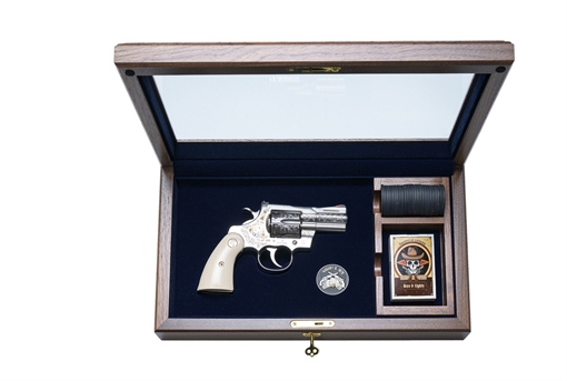 Picture of COLT PYTHON 357 MAG 2.5IN BARREL SS GOLD PLATING ACES AND EIGHTS PYTHON-SP2WCTS-ACESAND8S 642461979213