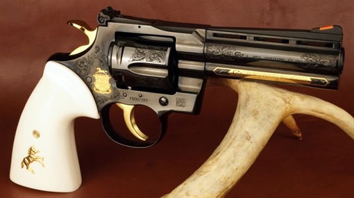 Picture of COLT PYTHON 357MAG 4.25 BLUED ARMSMEAR PYTHONBP4WTSARMS