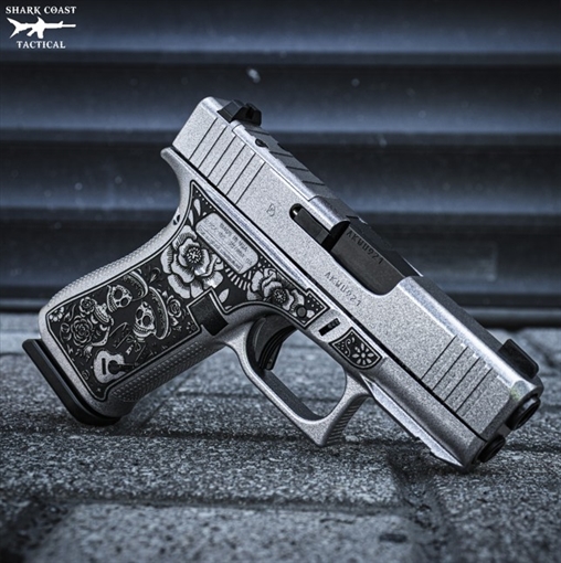 Picture of SHARK COAST CUSTOMS 43X C4 DAY OF THE DEAD 9MM RMR CUT UX4350301FRUCDOD CAMFOUR EXCLUSIVE UX4350301FRUCDOD