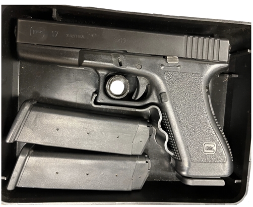 Picture of GLOCK G17 GEN 2 9MM PSTL 4.49" 3-17RD MAGS, AGENCY TRADE IN, PLASTIC BOX G17G2