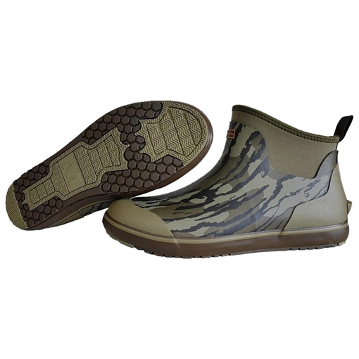 Picture of Muddy DV8 Deck Boot Mossy Oak Bottomland Size 11D MUD-DCKBT-MOB-11