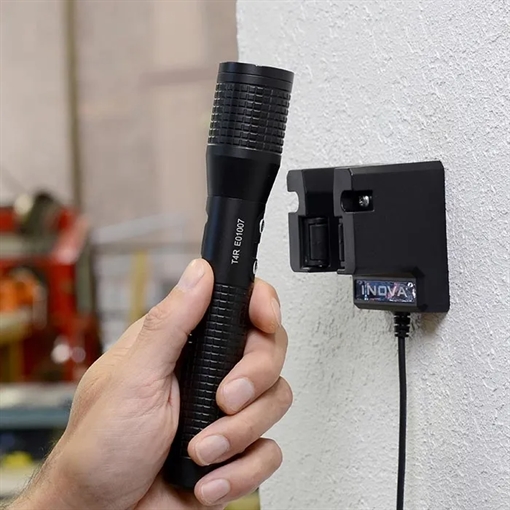 Picture of Nite-Ize INOVA T4R Powerswitch Rechargeable Tactical Flashlight T4RE-01-R8