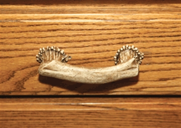 Picture of RIVER'S EDGE GIFTS EDGE DRAWER HANDLE 4" ANTLER 655