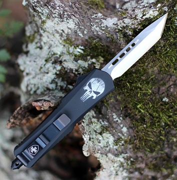 Picture of Templar Knife Gen II Fallen Small 2.69" OTF Tanto Plain Powder Coated 440C SS Blade, 4.31" Black w/Skull Aluminum Handle, Glass Breaker SFL232