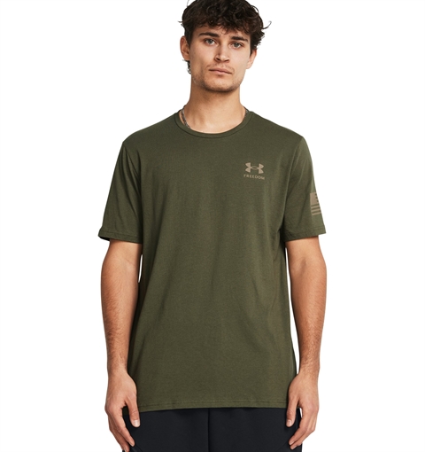 Picture of Under Armour Men's UA Freedom Flag Gradient T-Shirt 1382973390XL