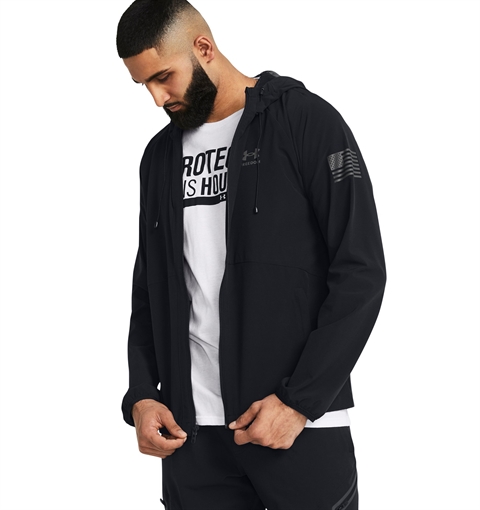 Picture of Under Armour Men's UA Freedom Windbreaker Jacket 1382947001LG